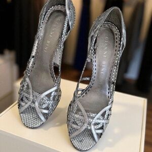 Gianni Bini Size 8.5M Cosmo Pewter Snakeskin Leather Cutout Open Toe Pump Shoe